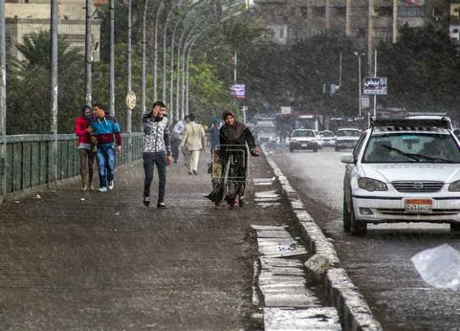 بعد موجة الطقس السيئ والأمطار.. الأرصاد تعلن موعد تحسن الأحوال الجوية