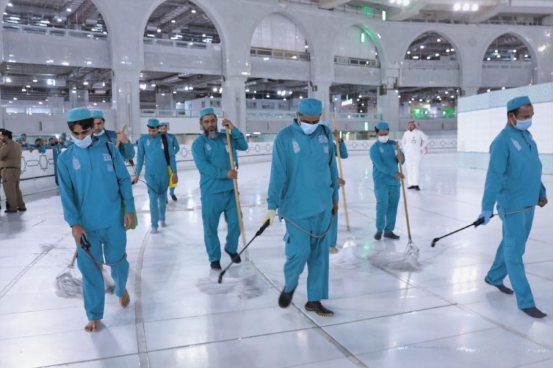 رئاسة الحرمين تقرر غسل وتعقيم صحن المطاف 3 مرات