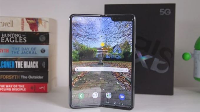 الكشف هو مواصفات هاتف Galaxy Fold 2 القابل للطي من سامسونج